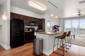 The Ladybird: Riverwalk Loft